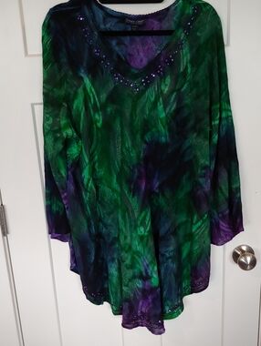 Green & Purple V-Neck Embellished Women's Top
